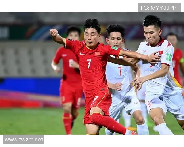 重庆足球队个人能力引发热议球迷对球员表现褒贬不一